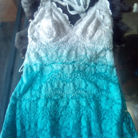 2/$20 Beautiful faded blue top - Picture 1 of 2